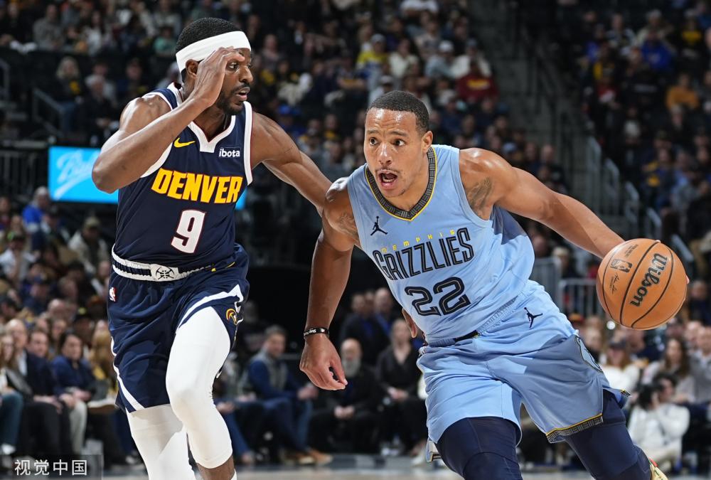 两翼卫在低 两翼卫在低